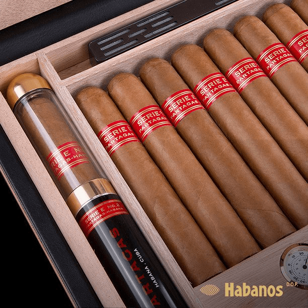 PARTAGAS SERIE E NO.2 TRAVEL HUMIDOR 2015 n-10 - Image 3