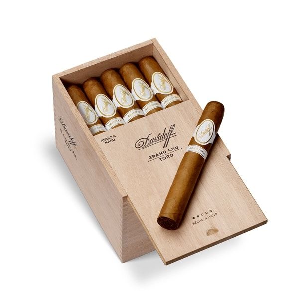 Davidoff-Grand-Cru-Toro-NATURAL-box-of-25-1.jpg