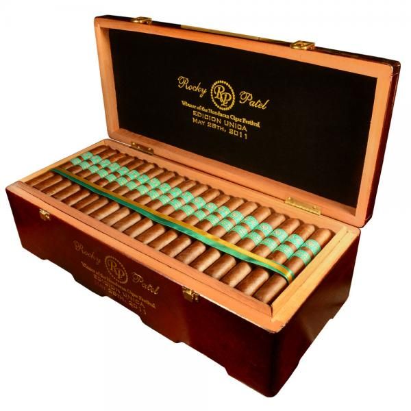 Rocky Patel Edicion Unica Jaguar Humo